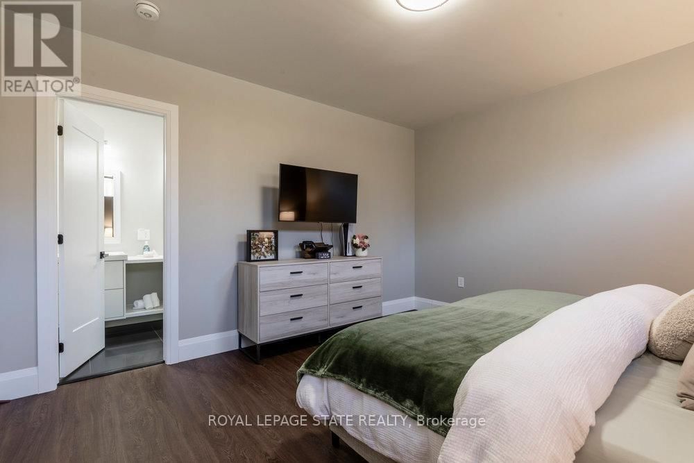 187 SUNNYRIDGE ROAD Image 38