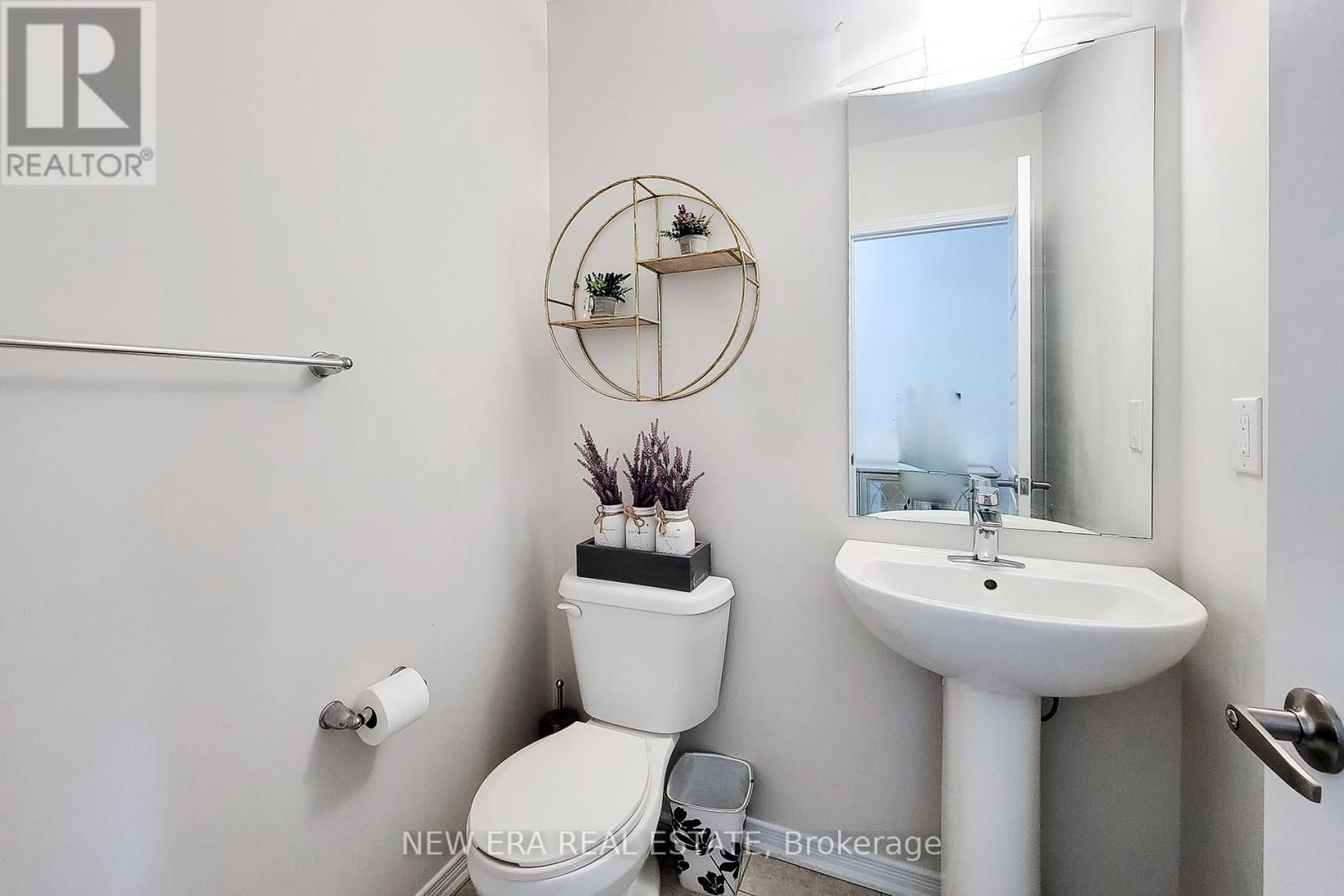 65 CACTUS CRESCENT Image 22