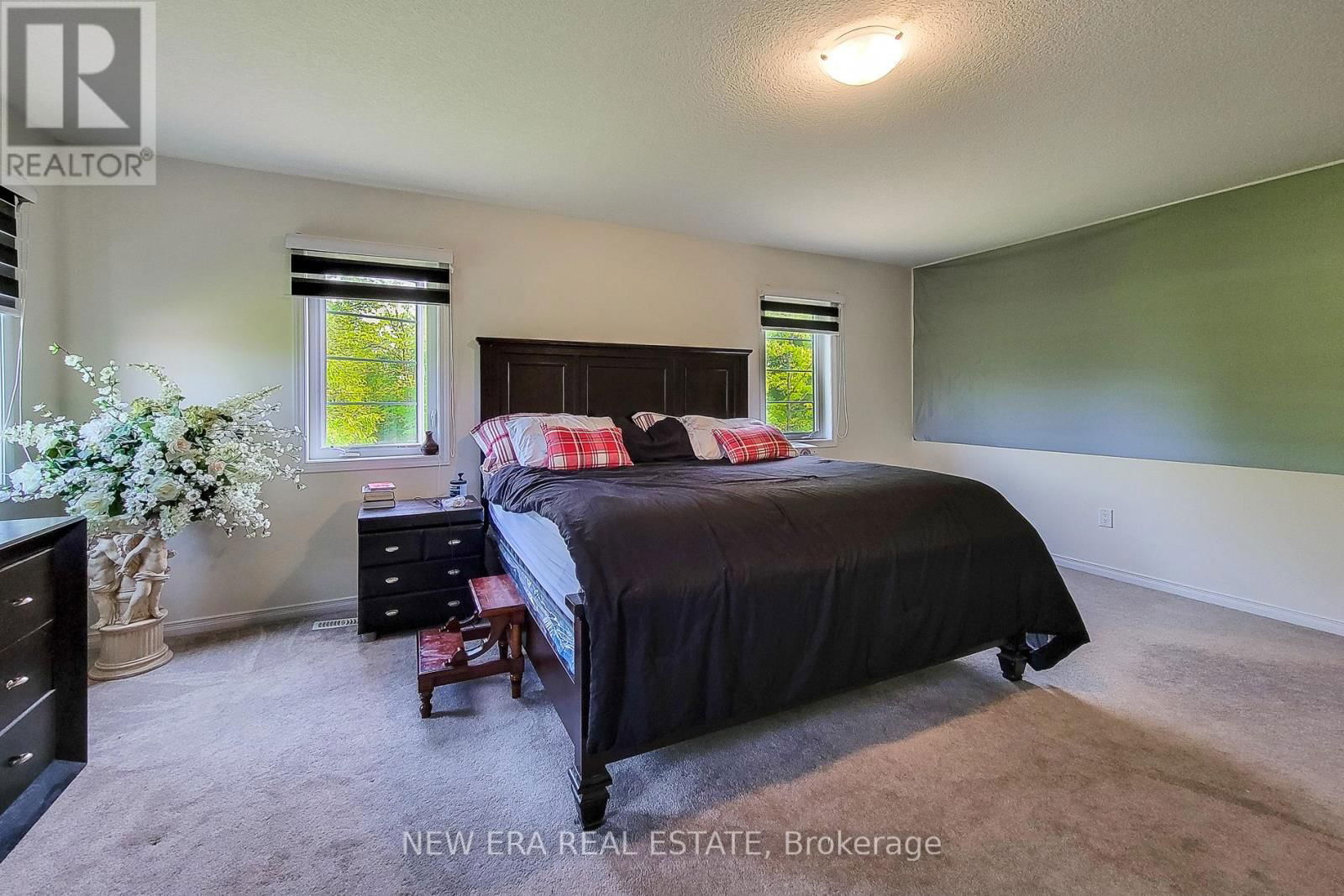 65 CACTUS CRESCENT Image 25