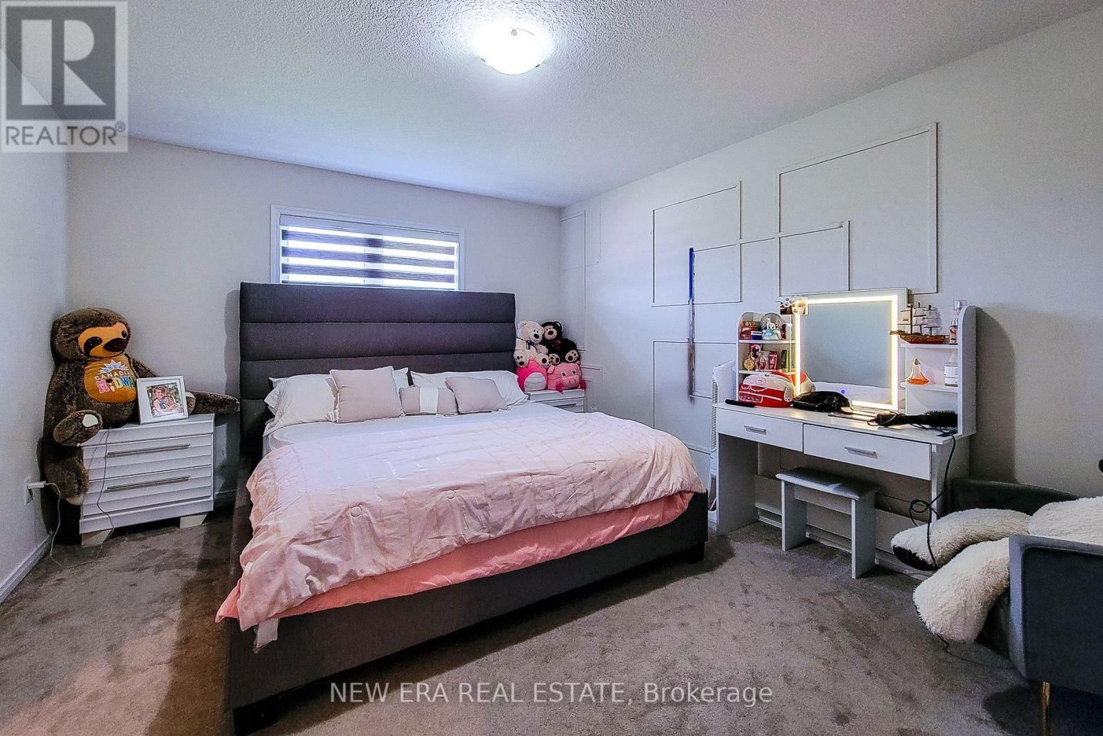 65 CACTUS CRESCENT Image 38