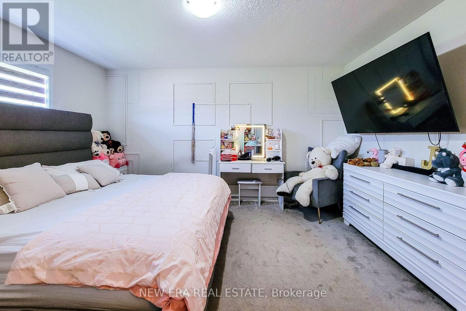65 CACTUS CRESCENT Image 39