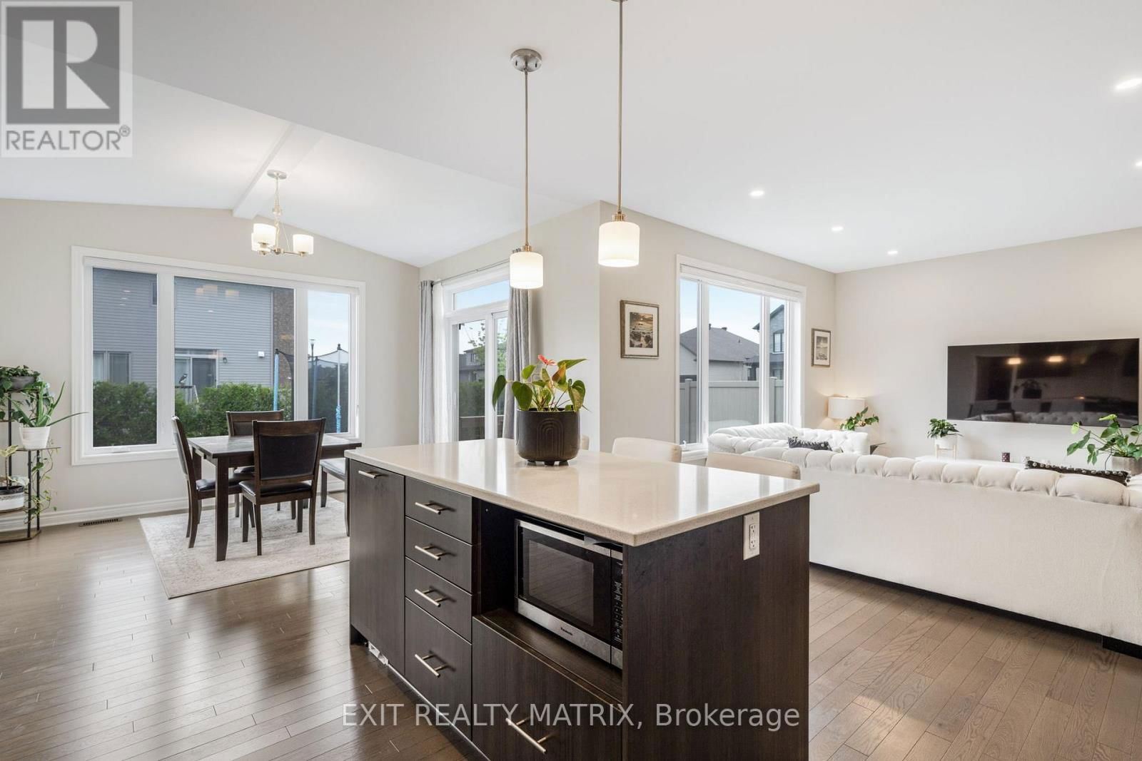 700 NAMUR STREET Image 15