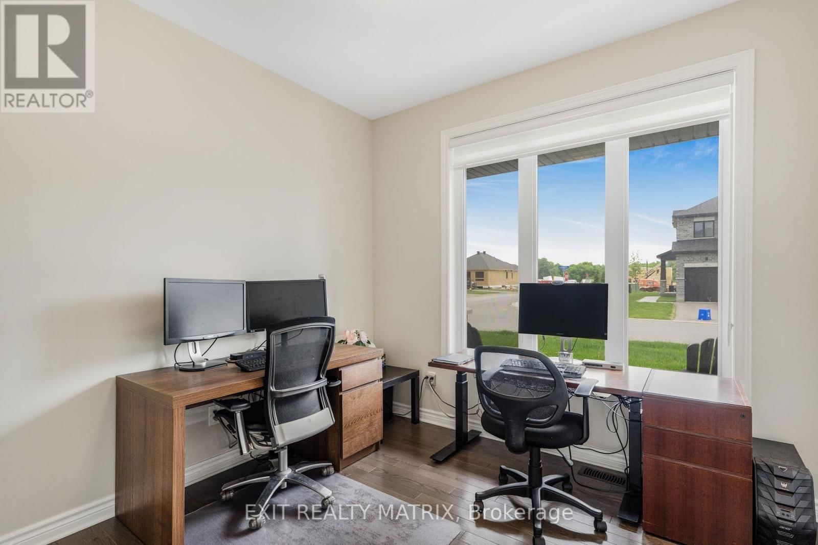 700 NAMUR STREET Image 4