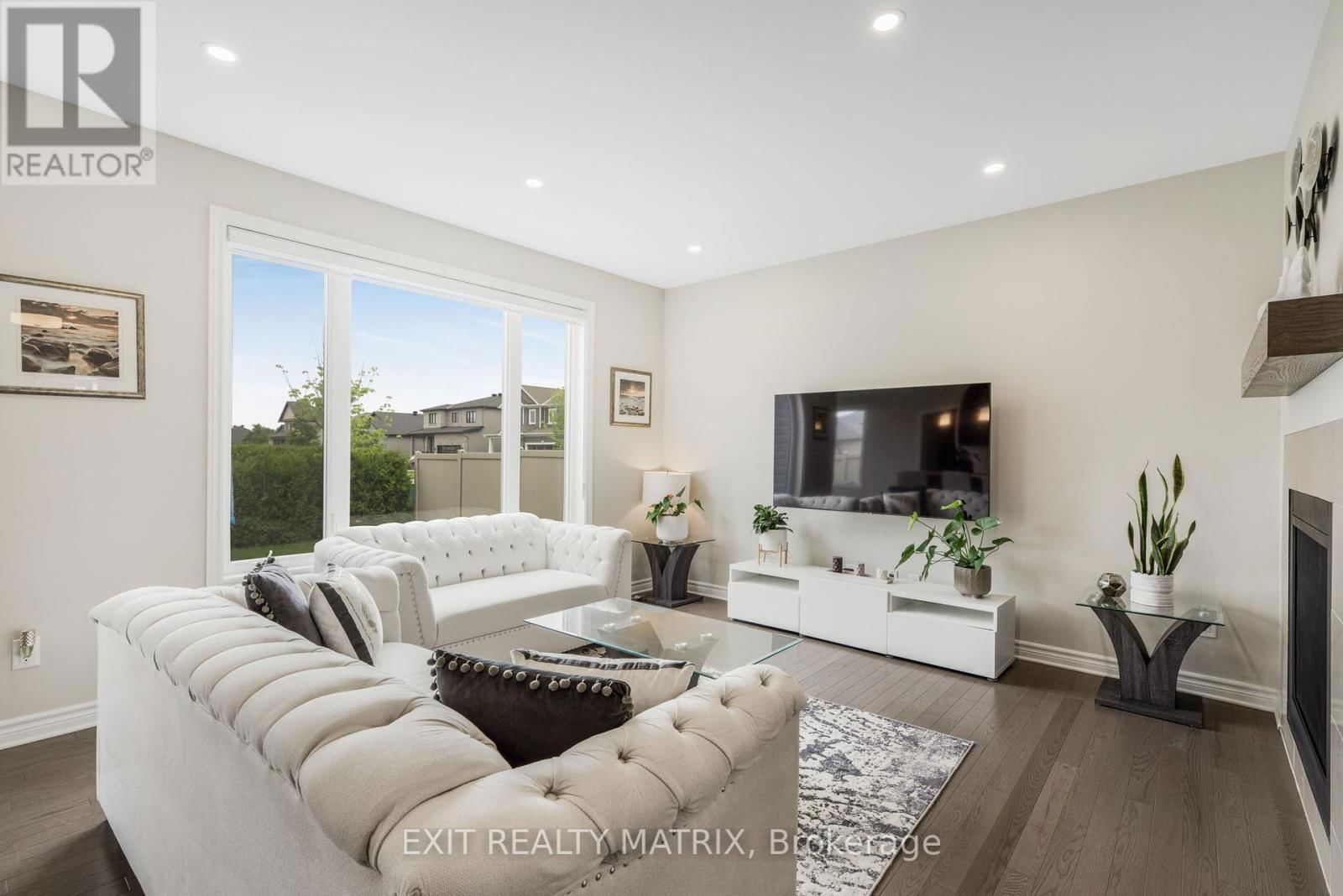 700 NAMUR STREET Image 9