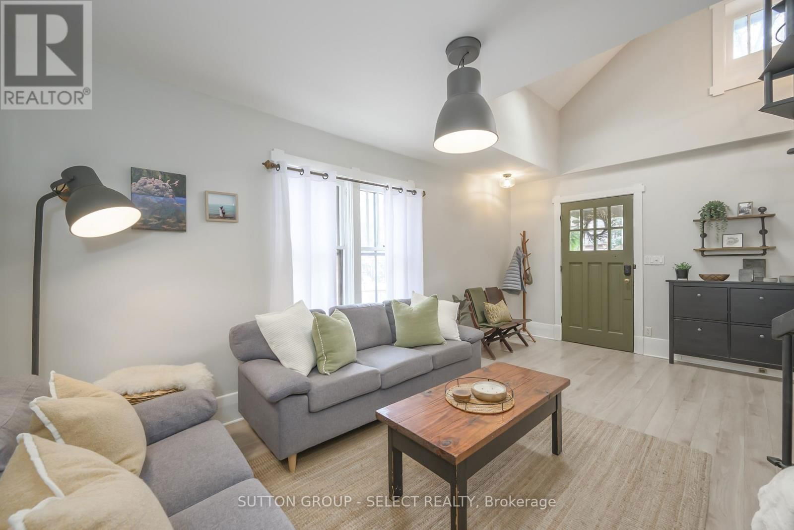 36 DUCHESS AVENUE Image 10