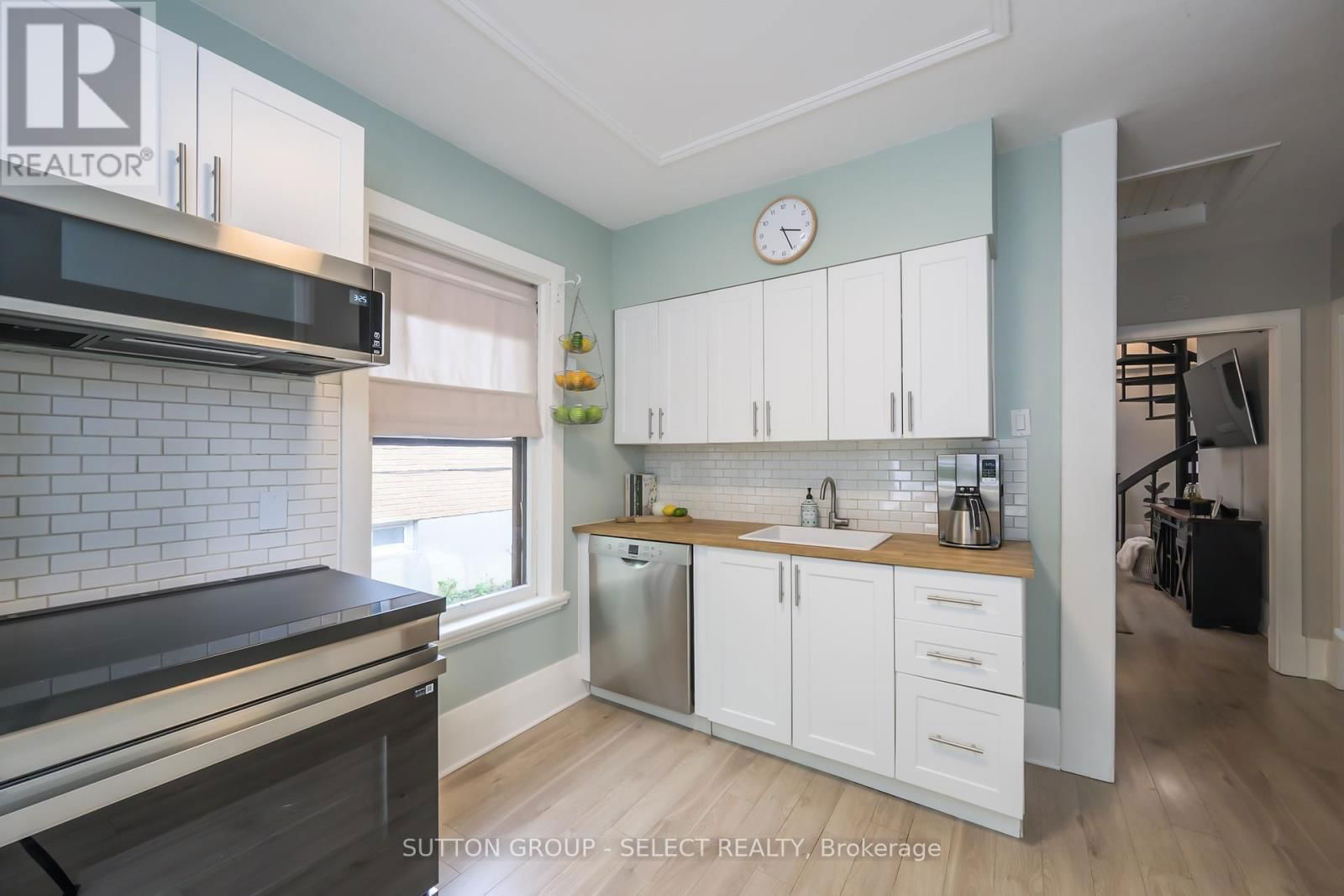 36 DUCHESS AVENUE Image 12
