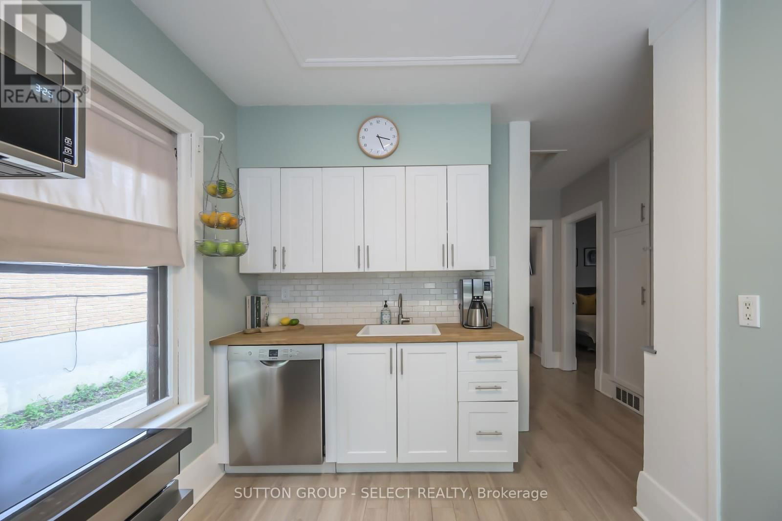 36 DUCHESS AVENUE Image 13