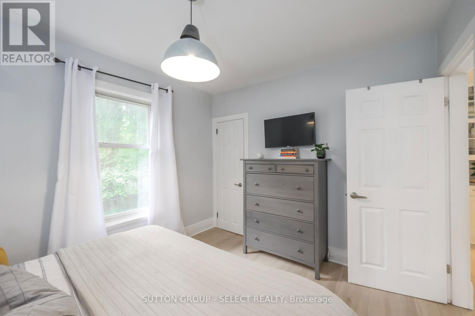 36 DUCHESS AVENUE Image 17