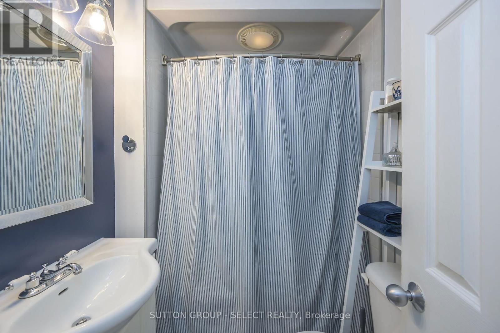 36 DUCHESS AVENUE Image 19