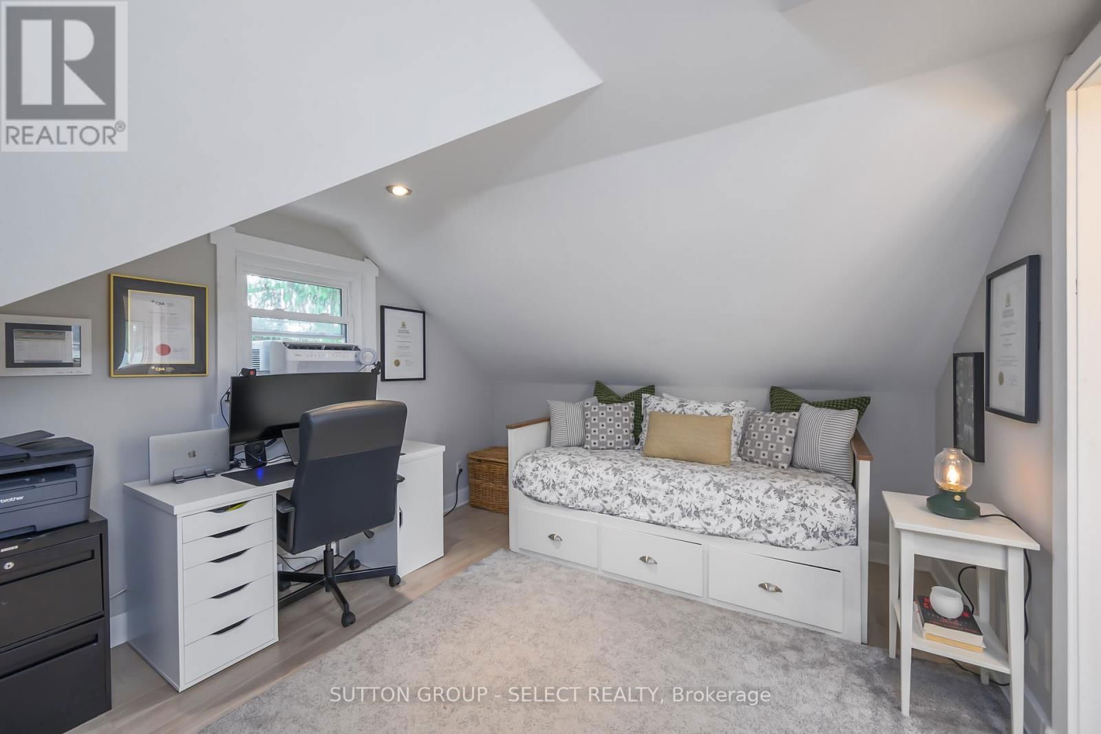 36 DUCHESS AVENUE Image 20