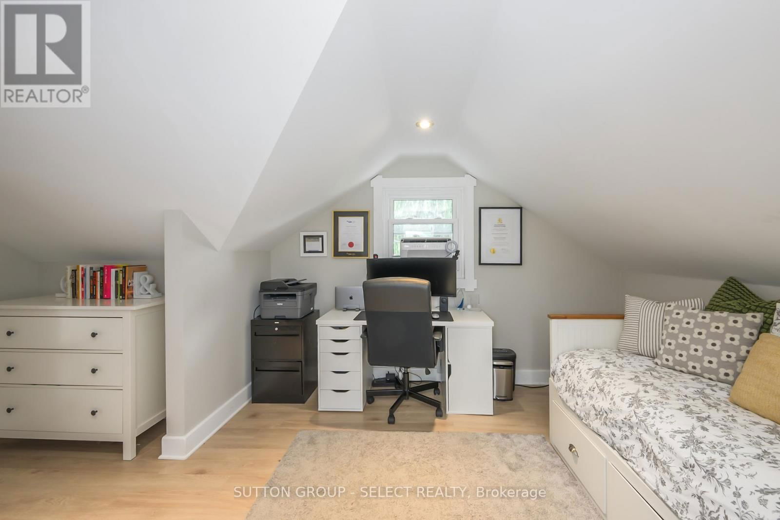 36 DUCHESS AVENUE Image 21