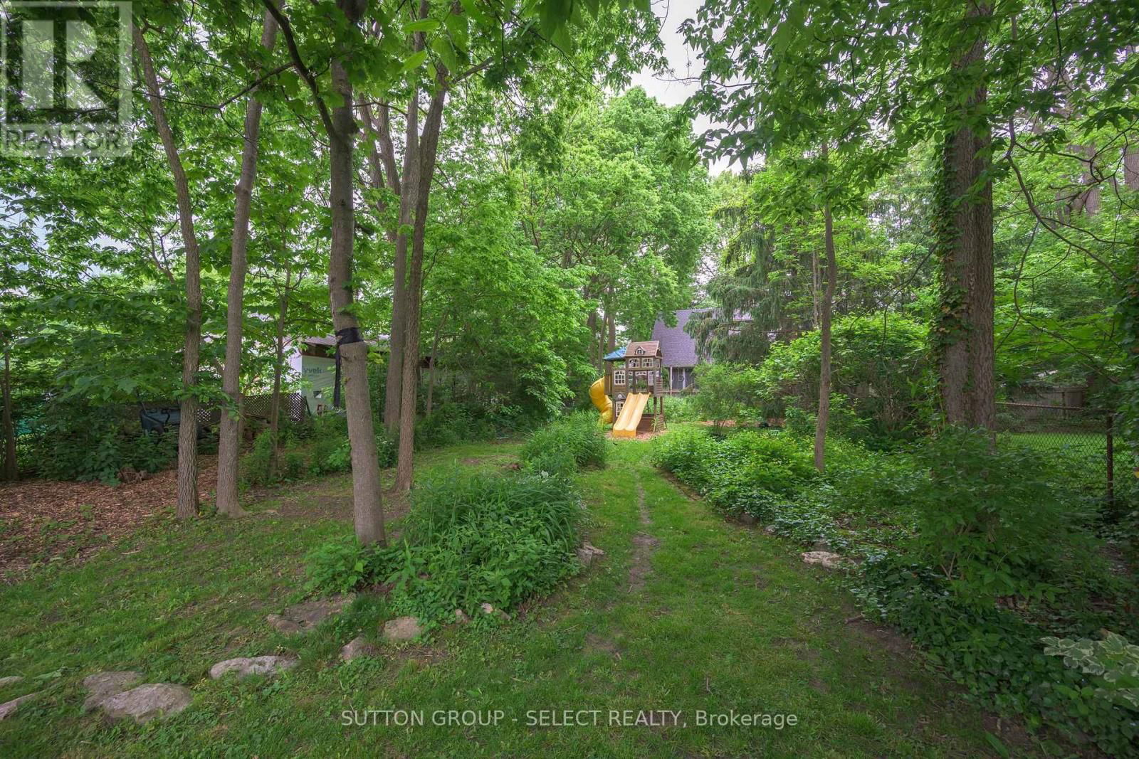 36 DUCHESS AVENUE Image 34