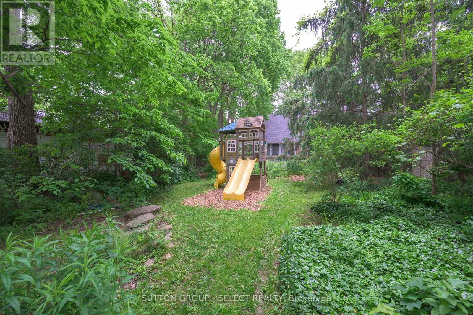 36 DUCHESS AVENUE Image 35