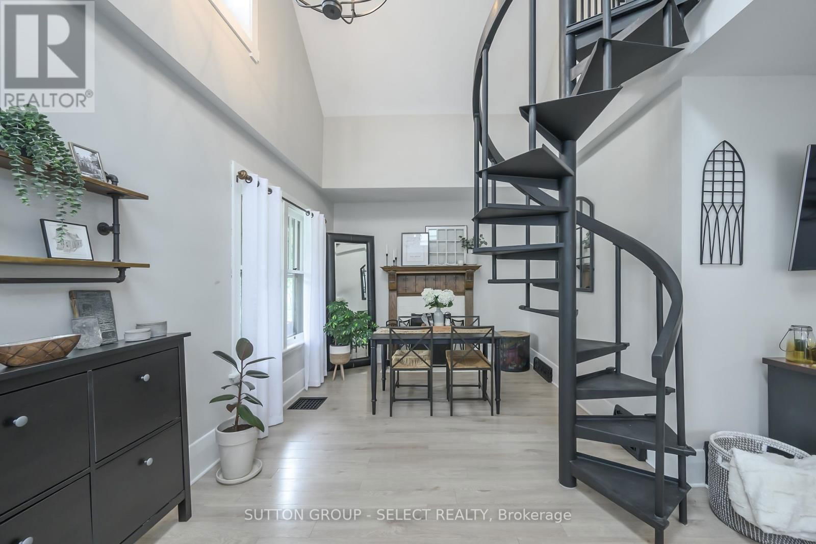 36 DUCHESS AVENUE Image 6