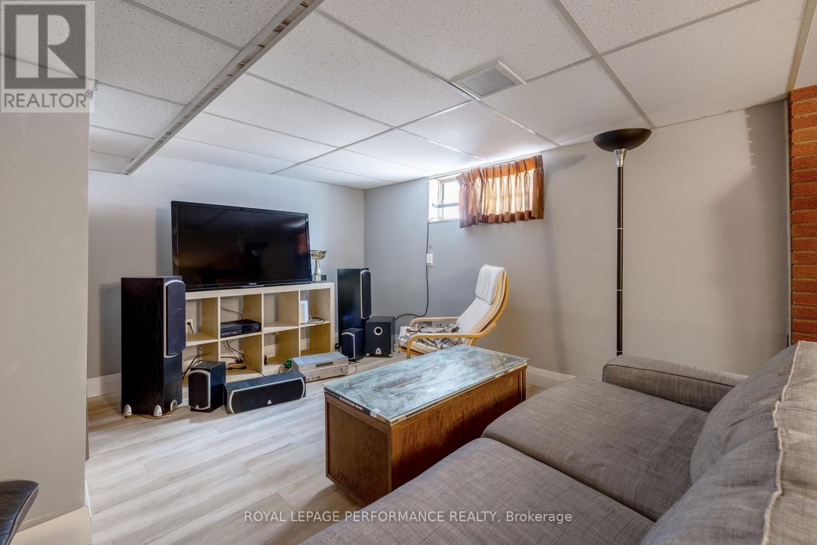 45 MCNAUGHTON AVENUE Image 16