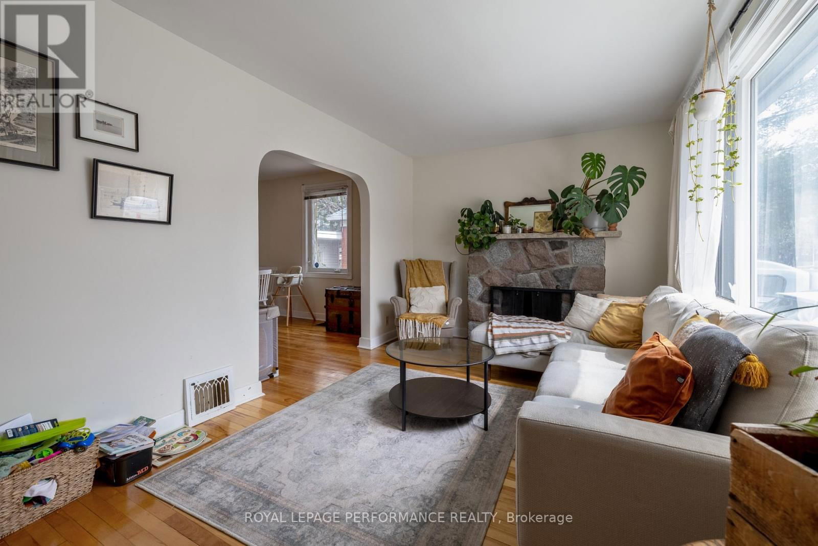 45 MCNAUGHTON AVENUE Image 4