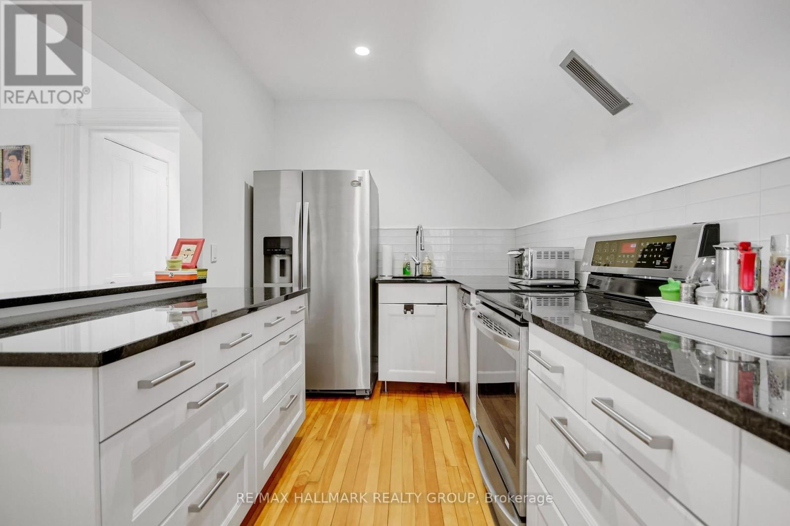 C - 50 SWEETLAND AVENUE Image 13