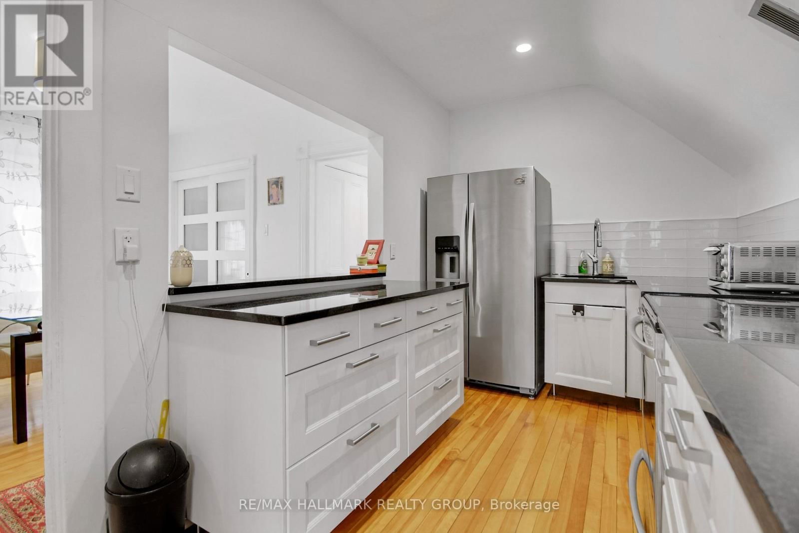 C - 50 SWEETLAND AVENUE Image 16