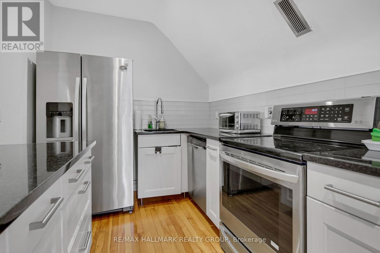 C - 50 SWEETLAND AVENUE Image 17