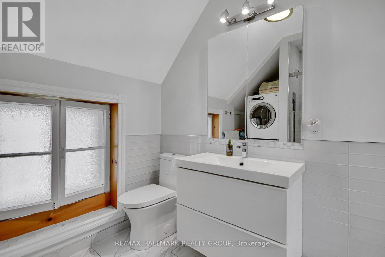 C - 50 SWEETLAND AVENUE Image 34