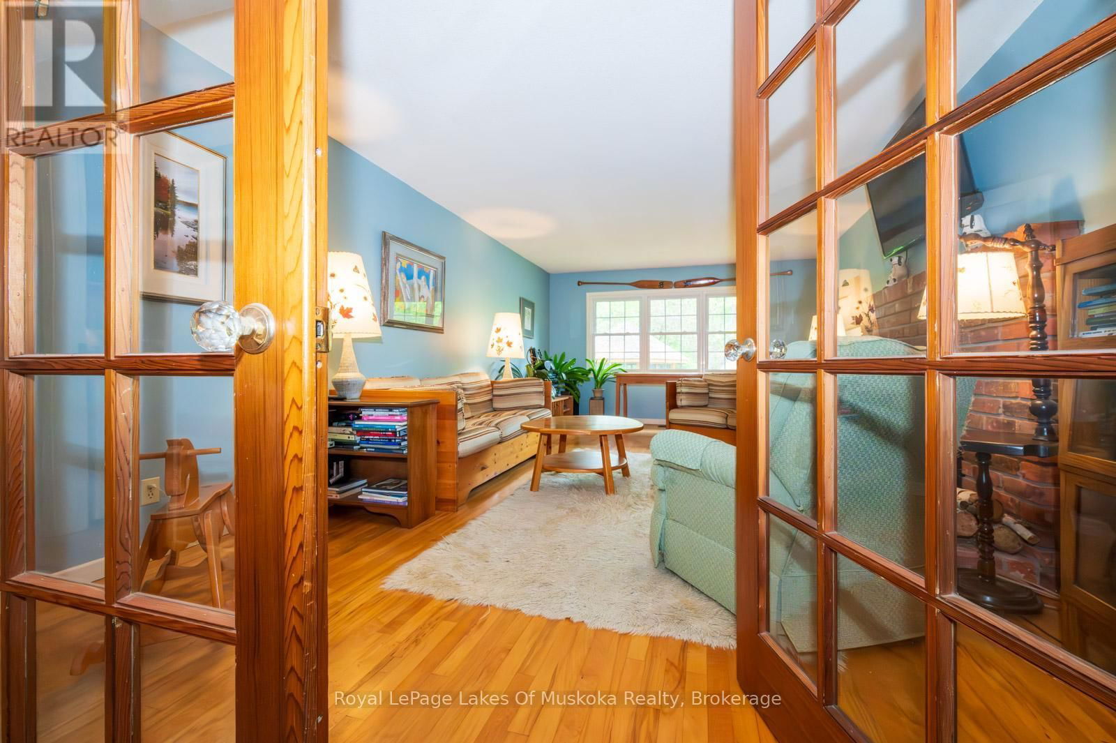 1216 RAVENSCLIFFE ROAD Image 11