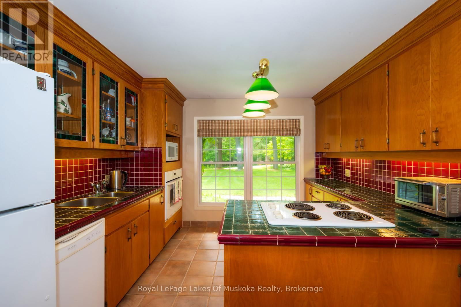 1216 RAVENSCLIFFE ROAD Image 13