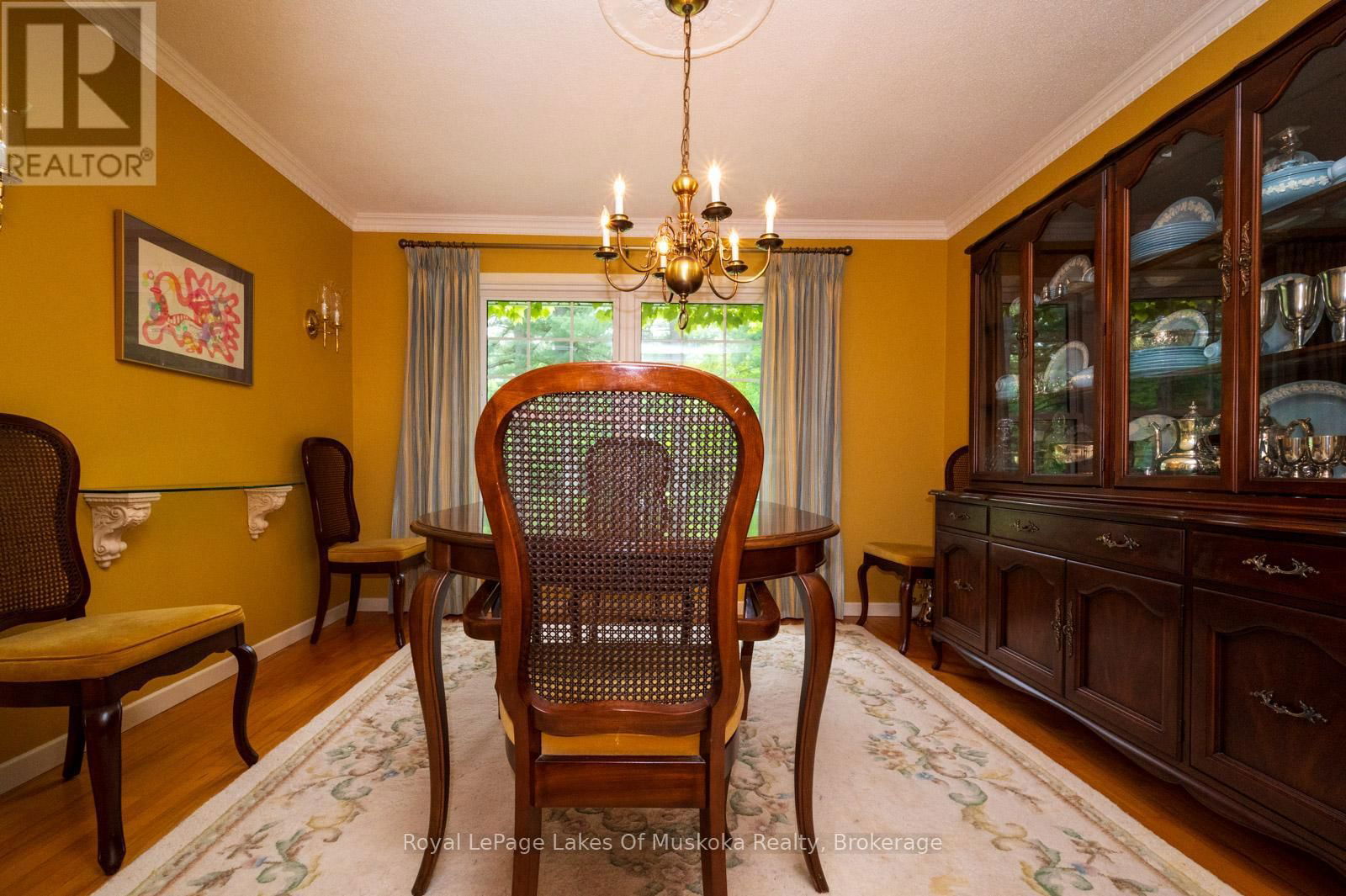 1216 RAVENSCLIFFE ROAD Image 18