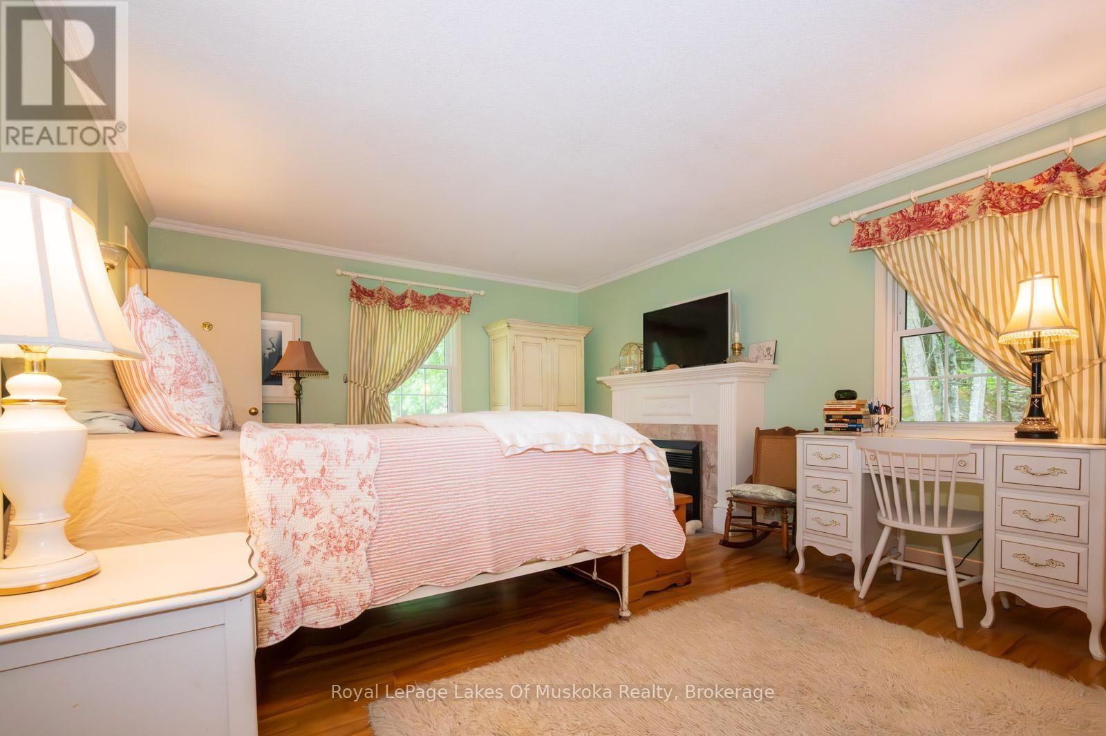 1216 RAVENSCLIFFE ROAD Image 22