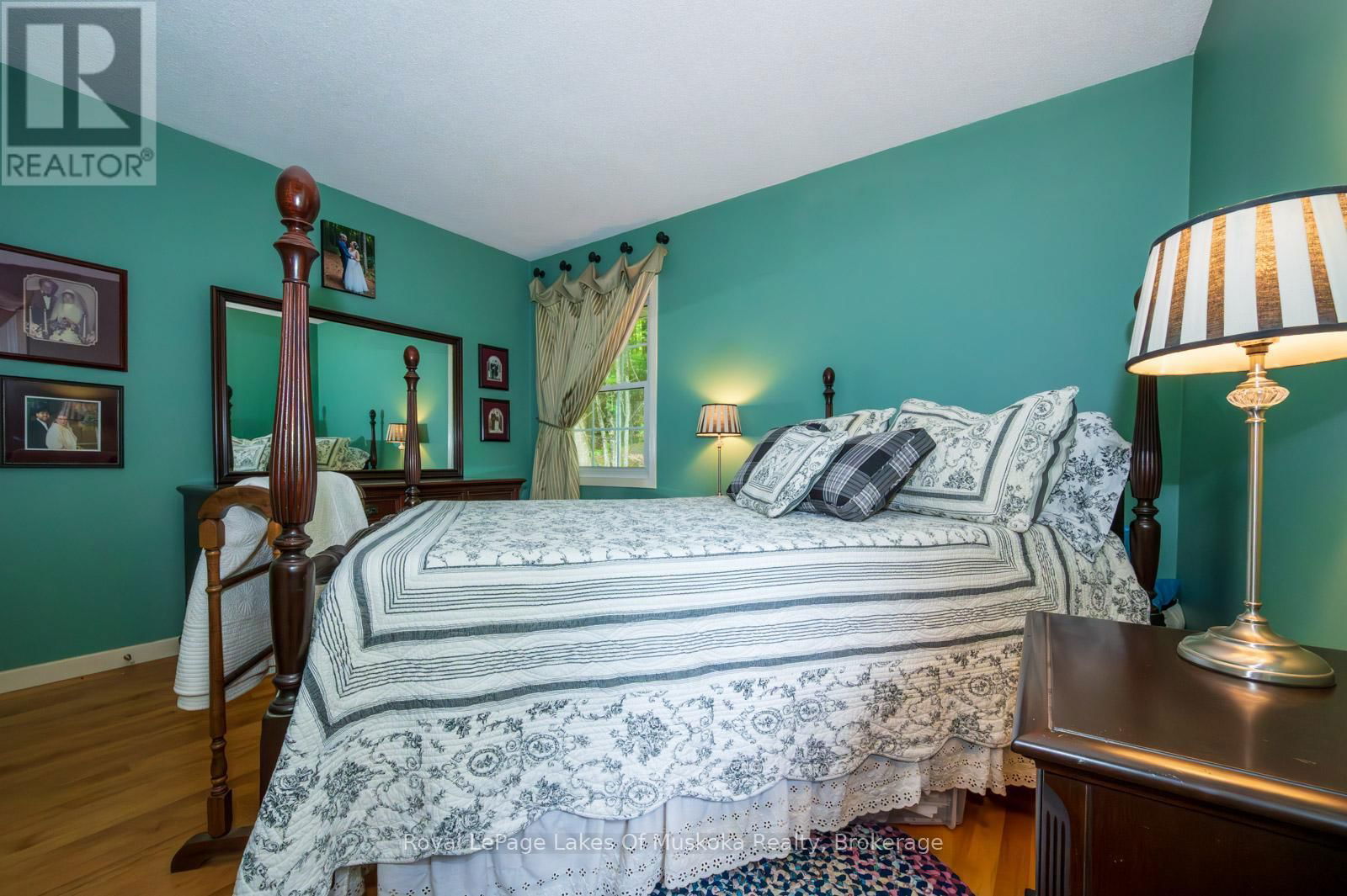 1216 RAVENSCLIFFE ROAD Image 26