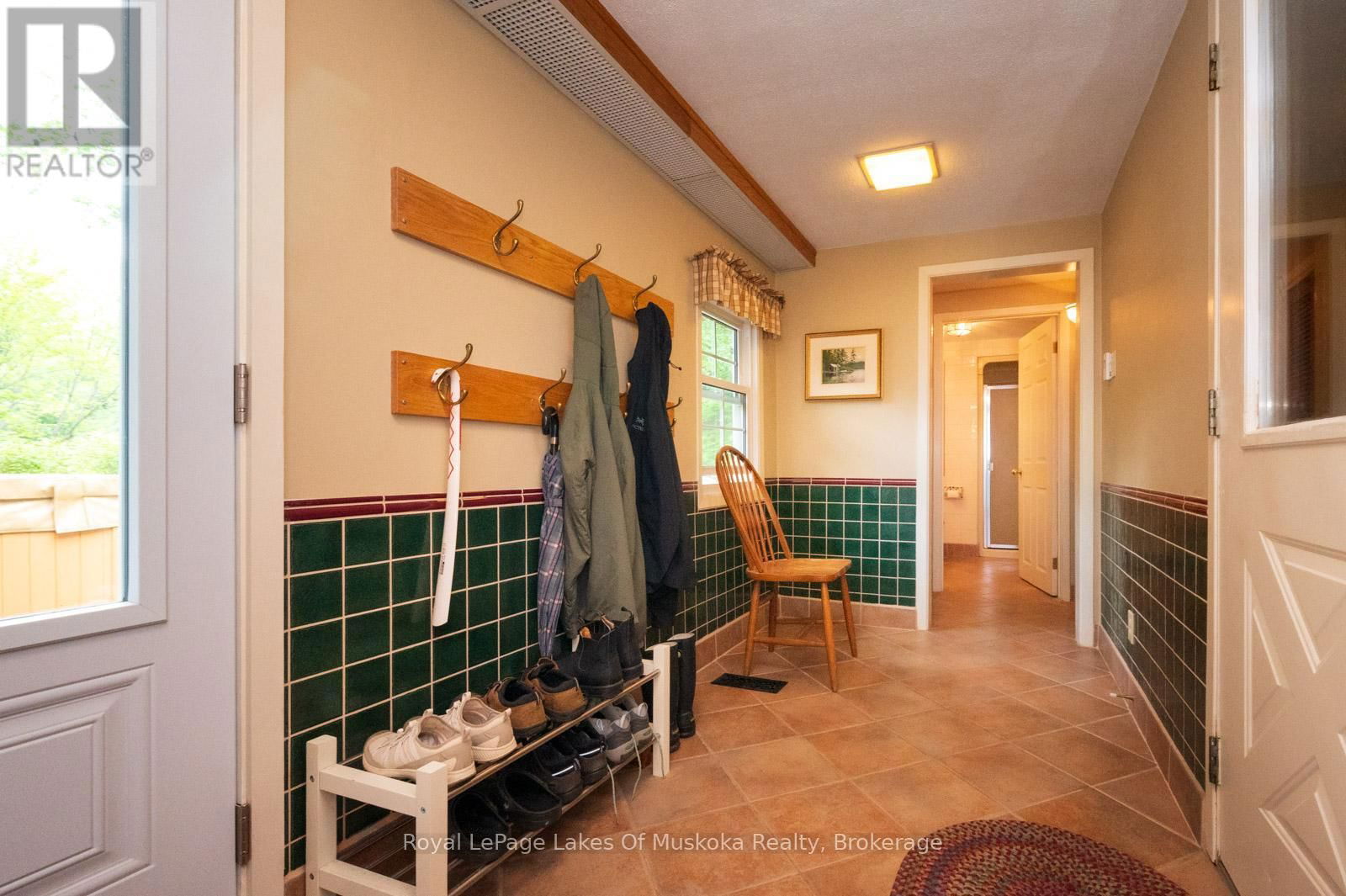 1216 RAVENSCLIFFE ROAD Image 30