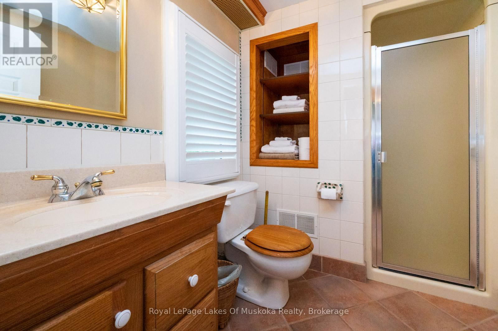 1216 RAVENSCLIFFE ROAD Image 31