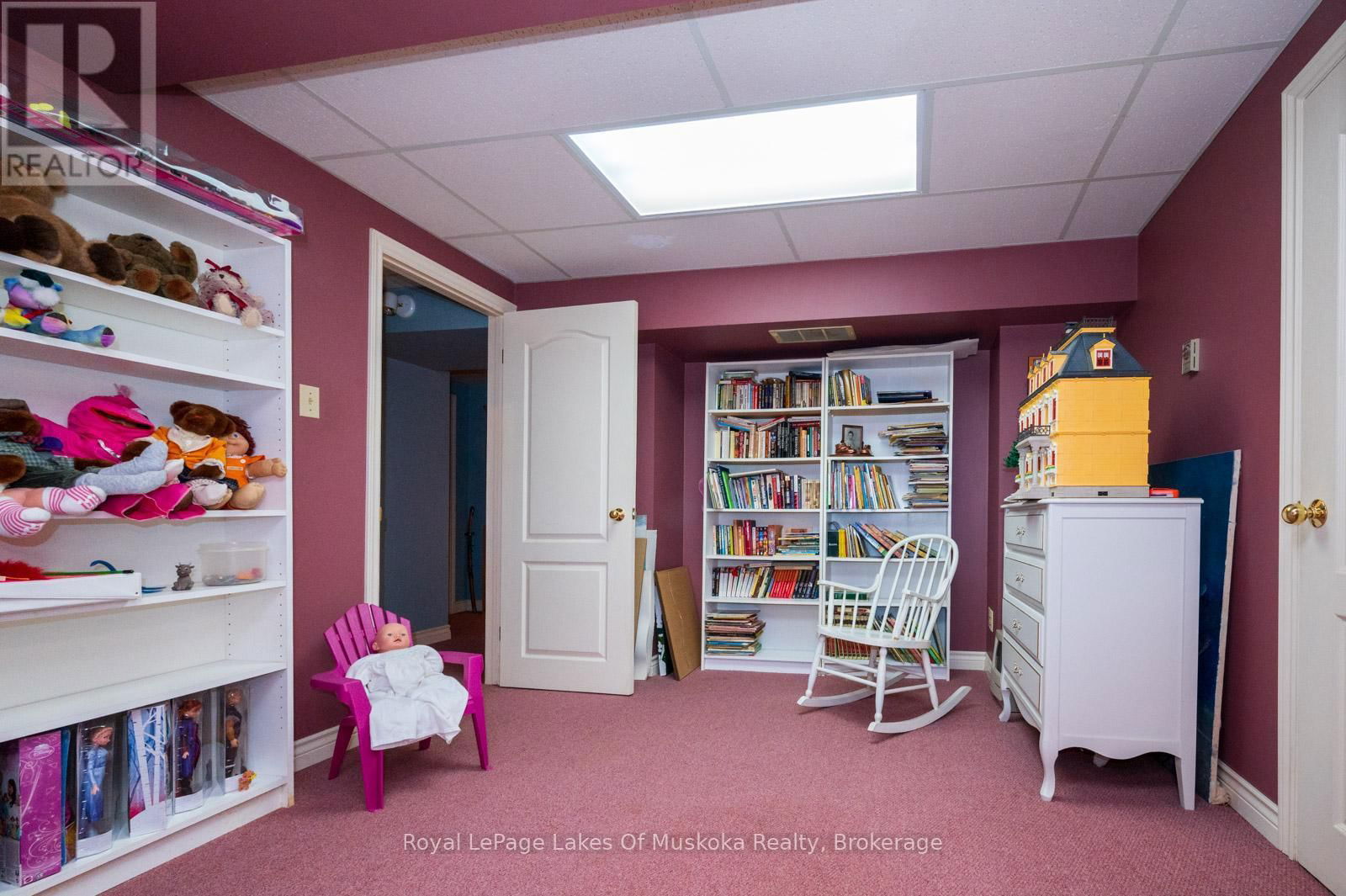 1216 RAVENSCLIFFE ROAD Image 36