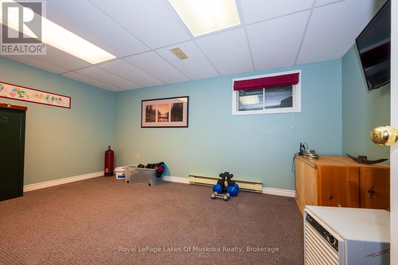 1216 RAVENSCLIFFE ROAD Image 38