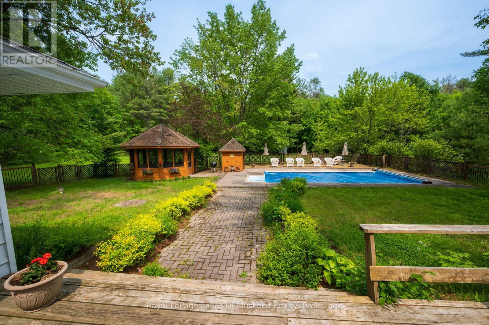 1216 RAVENSCLIFFE ROAD Image 4
