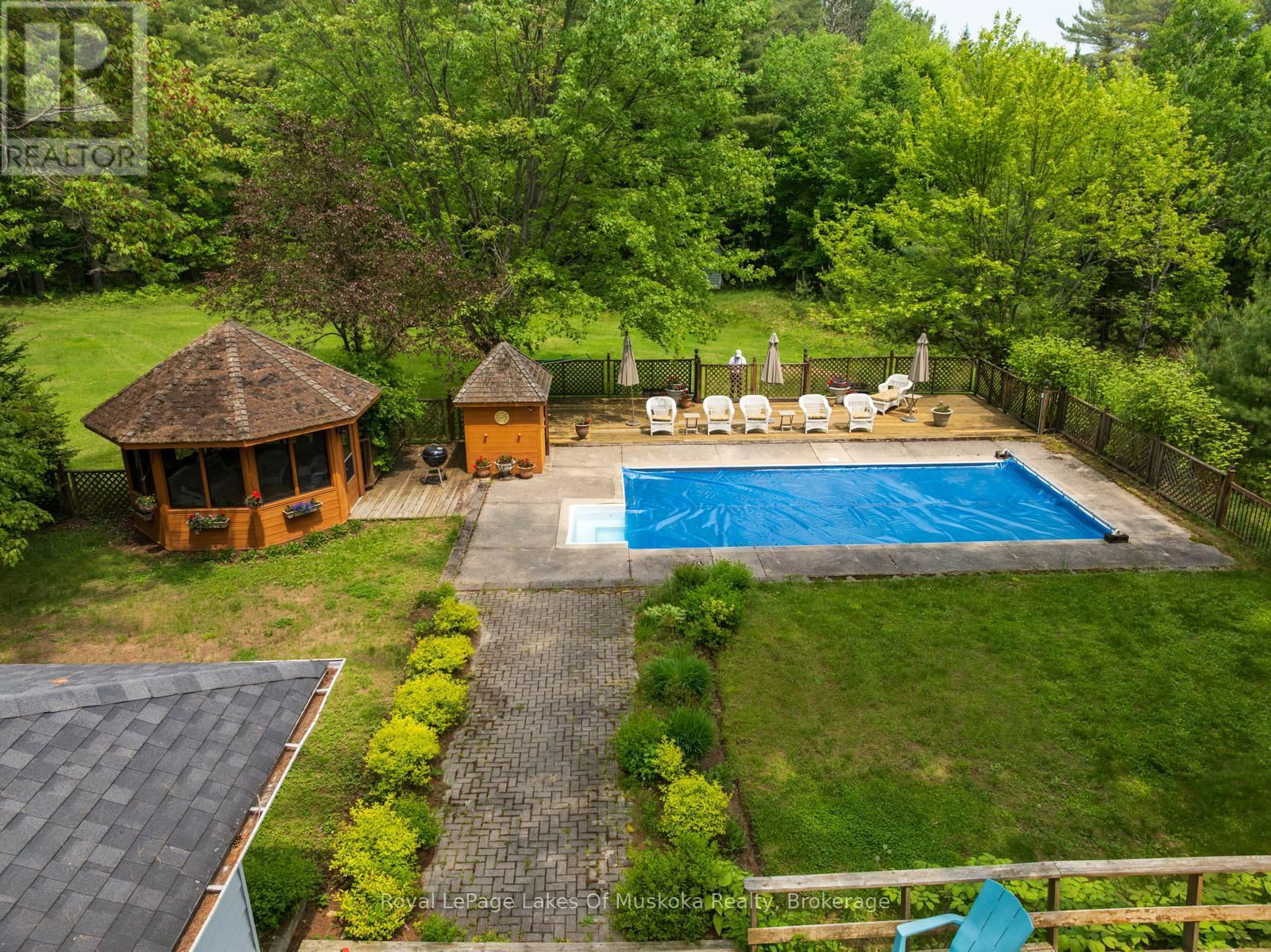 1216 RAVENSCLIFFE ROAD Image 41