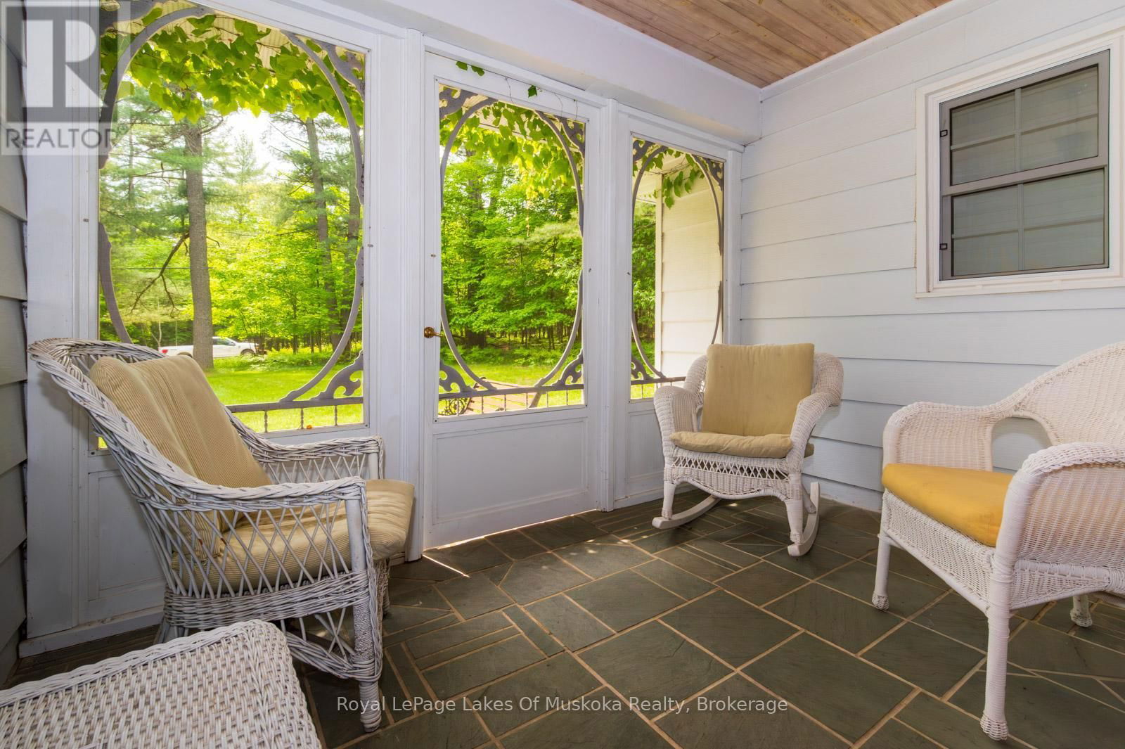 1216 RAVENSCLIFFE ROAD Image 8
