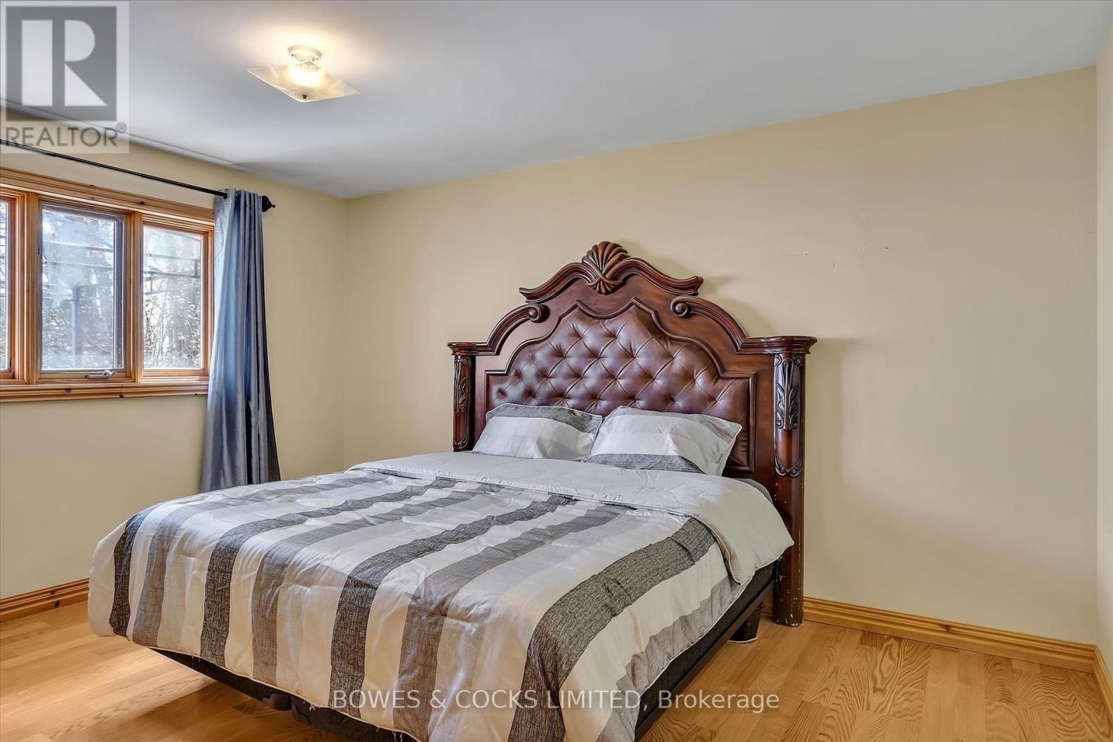 240 LAKESHORE DRIVE Image 20