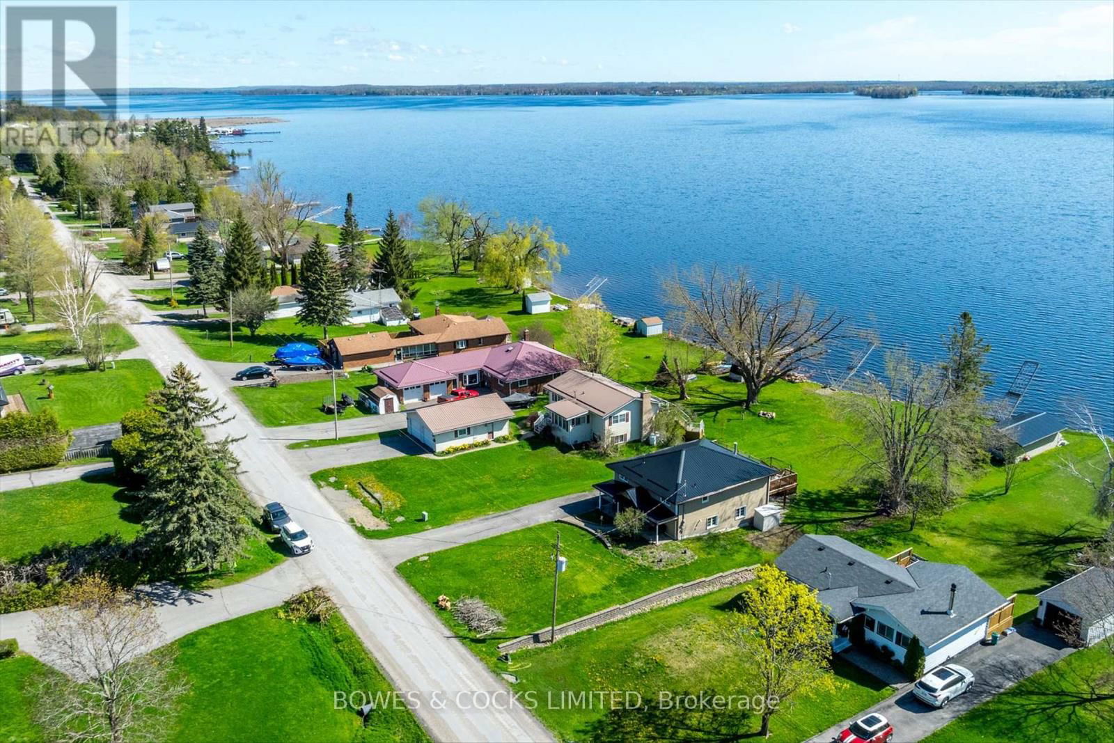 240 LAKESHORE DRIVE Image 44