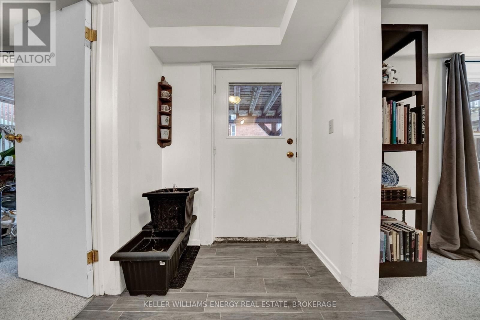 11 PINE STREET NORTH Image 27
