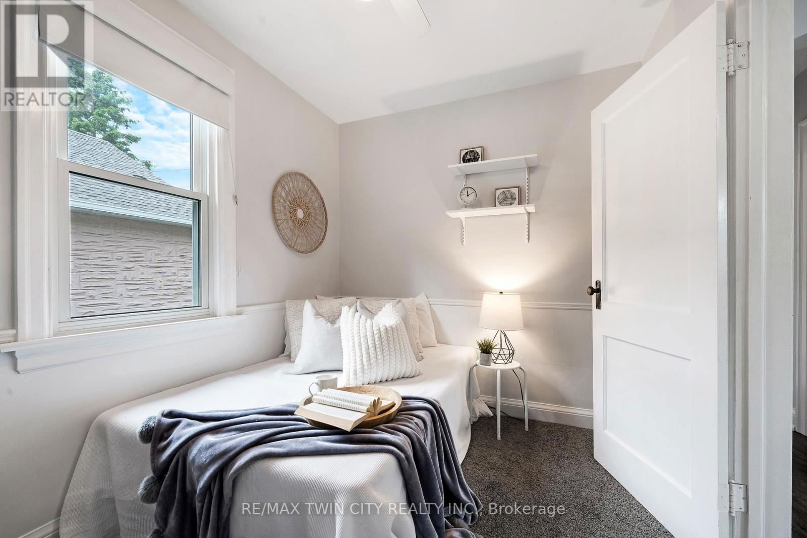122 TAIT STREET Image 11
