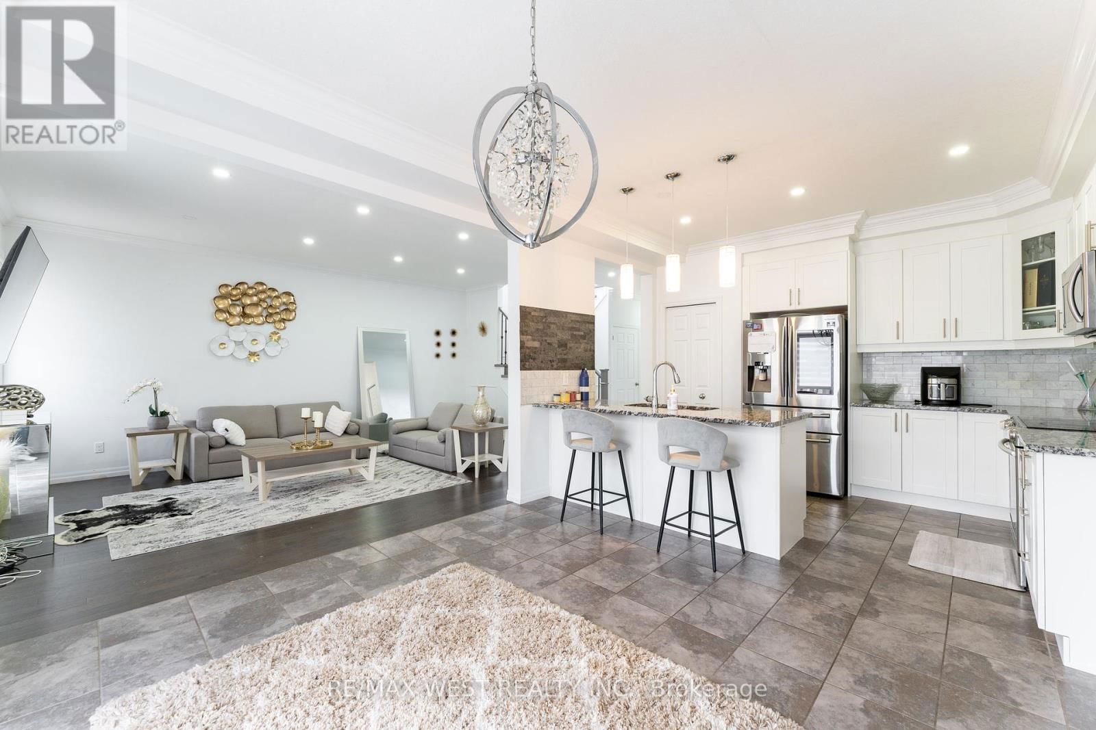 301 FREURE DRIVE Image 13