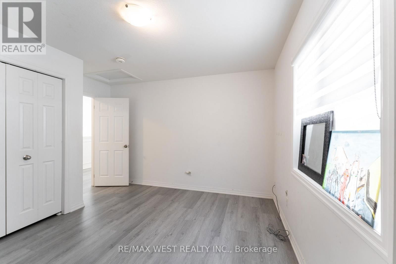 301 FREURE DRIVE Image 21