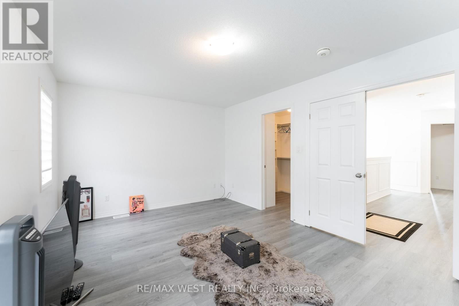 301 FREURE DRIVE Image 23
