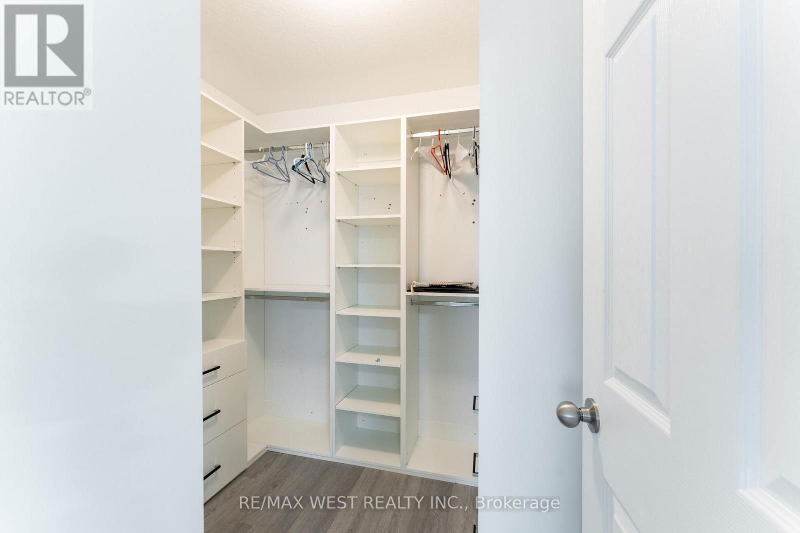 301 FREURE DRIVE Image 25