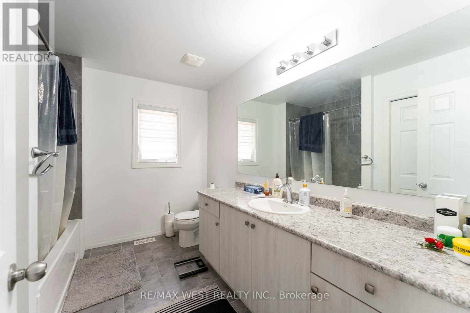 301 FREURE DRIVE Image 28