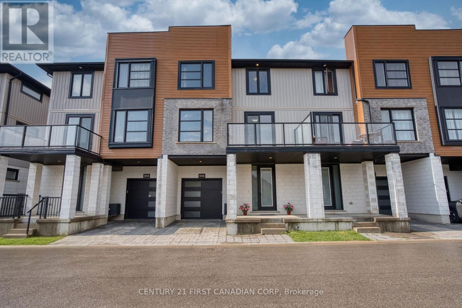 946 WEST VILLAGE SQUARE Image 1