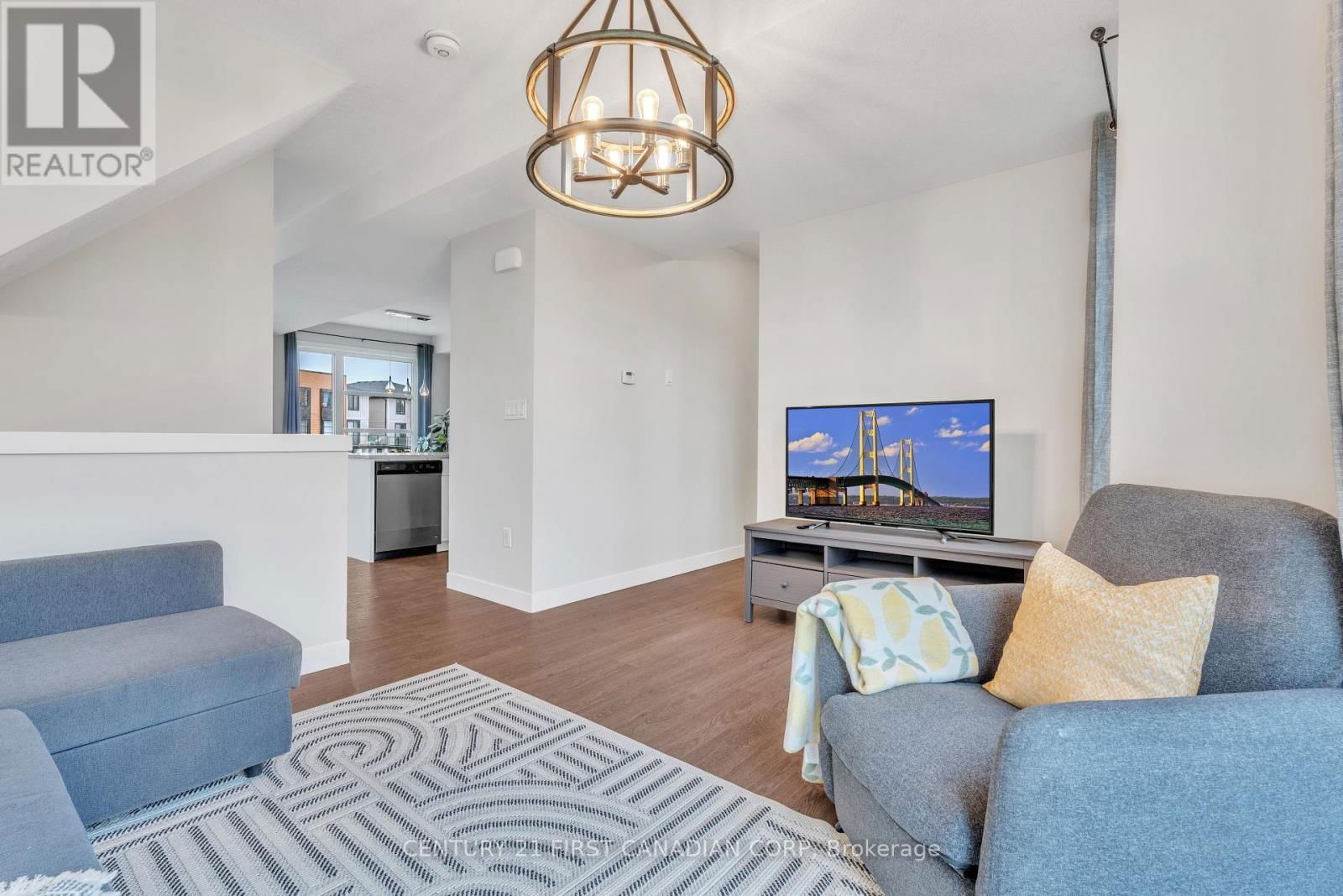 946 WEST VILLAGE SQUARE Image 13