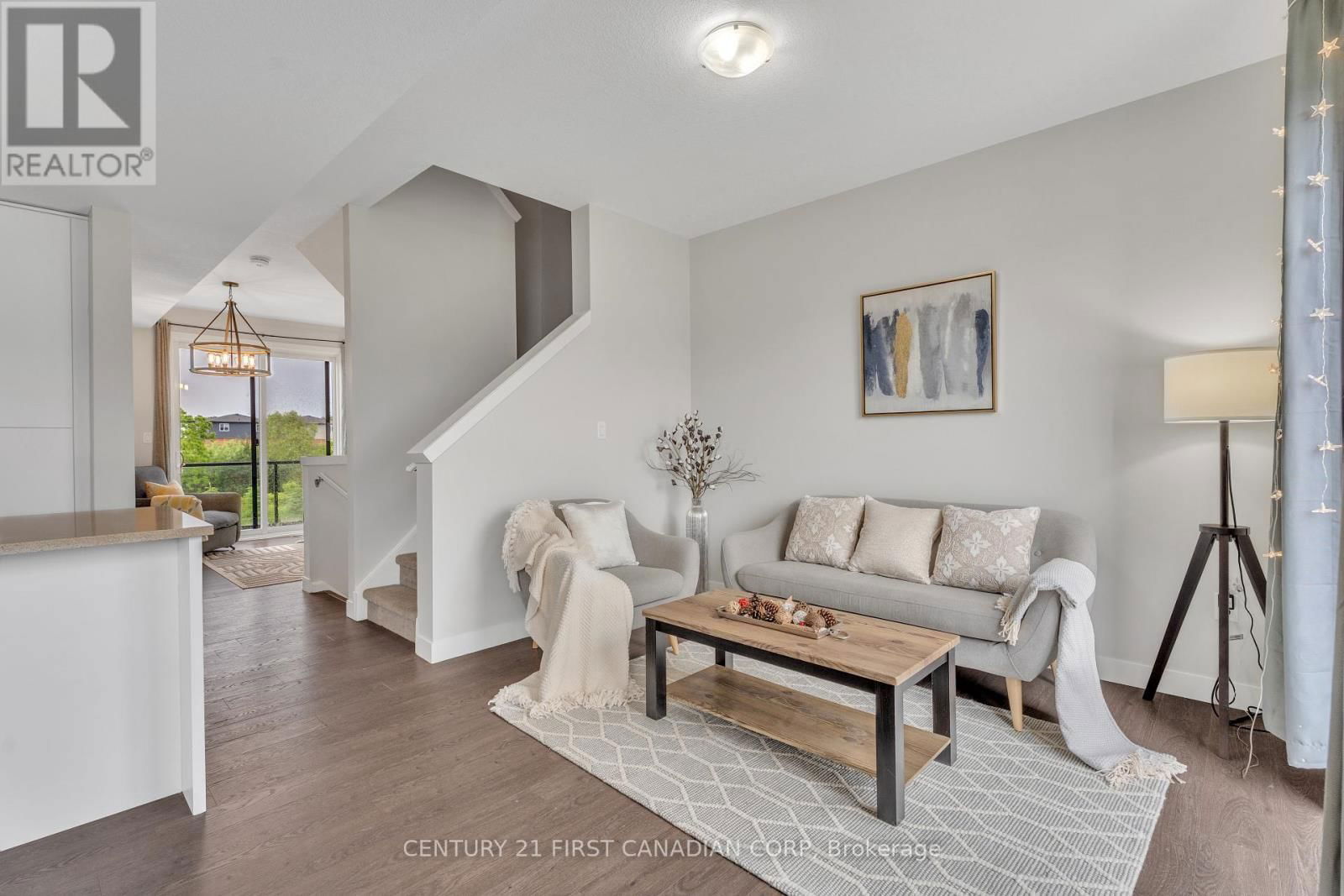 946 WEST VILLAGE SQUARE Image 23