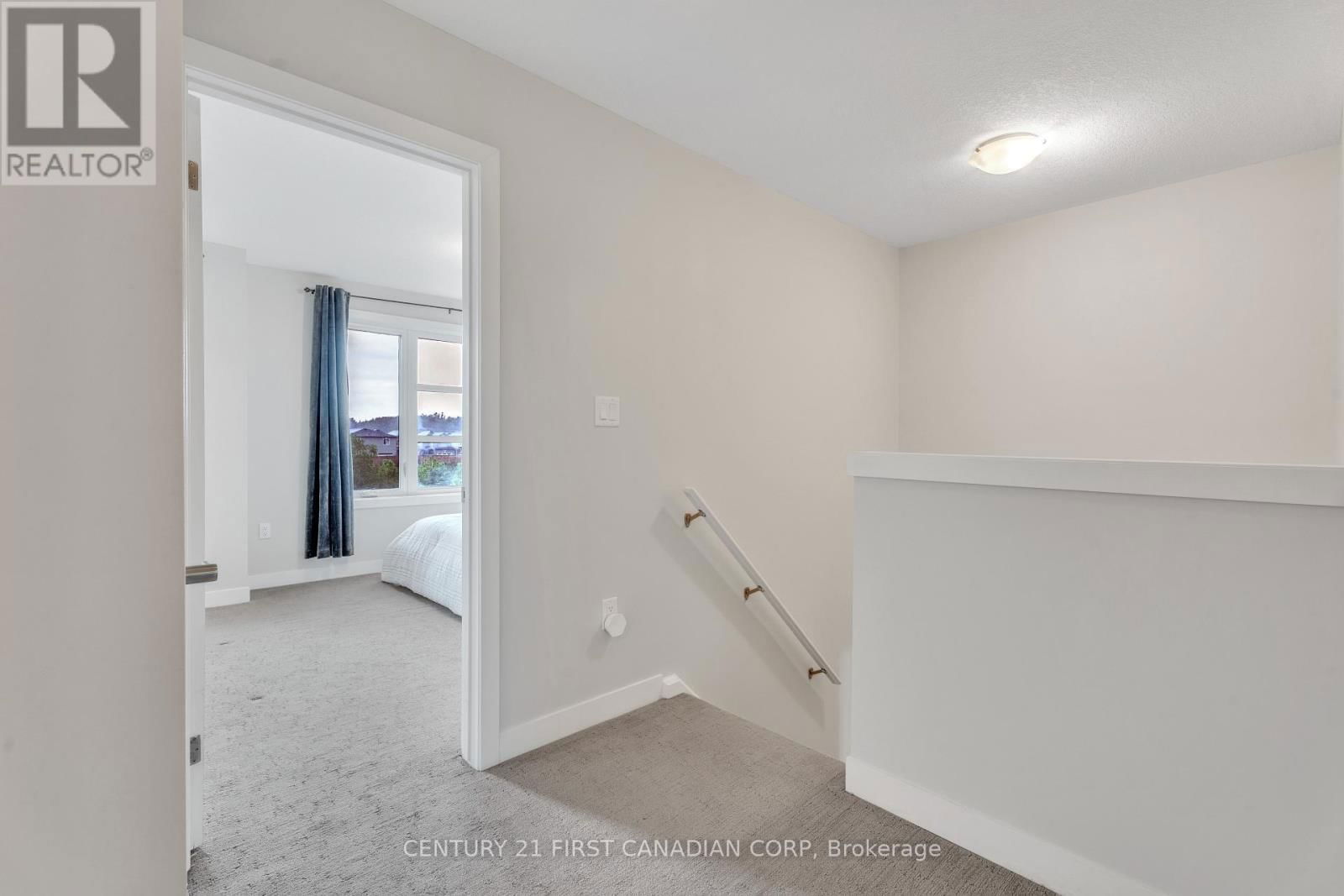 946 WEST VILLAGE SQUARE Image 27