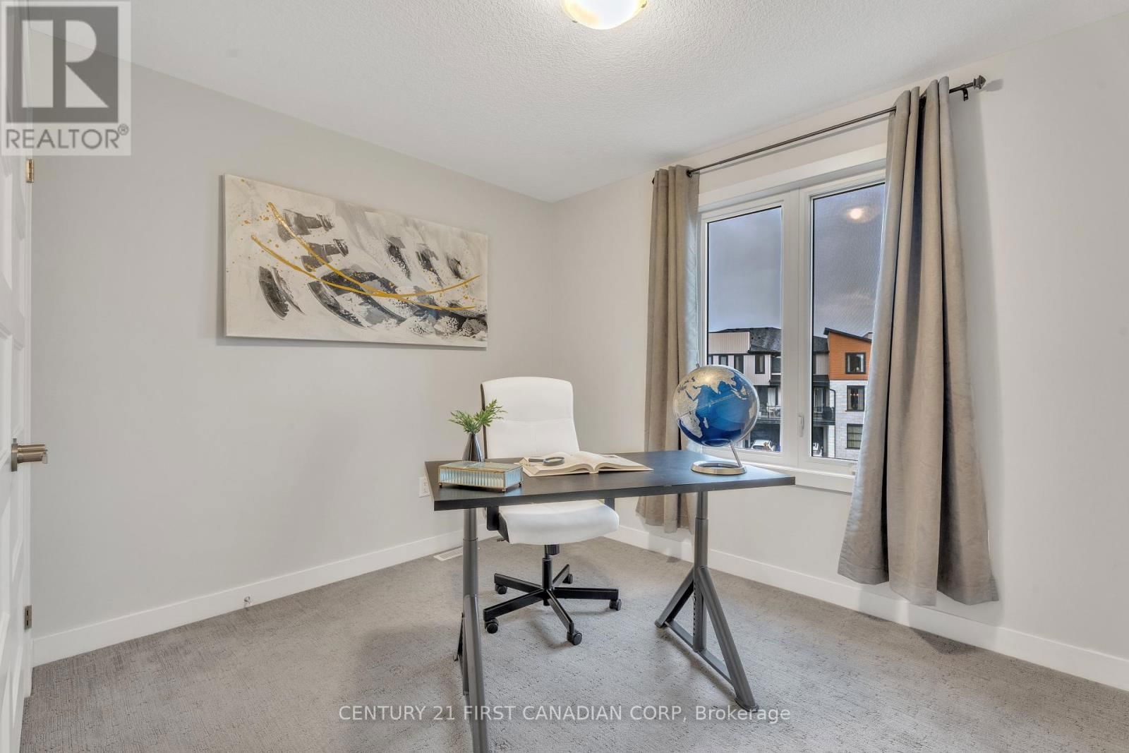 946 WEST VILLAGE SQUARE Image 36